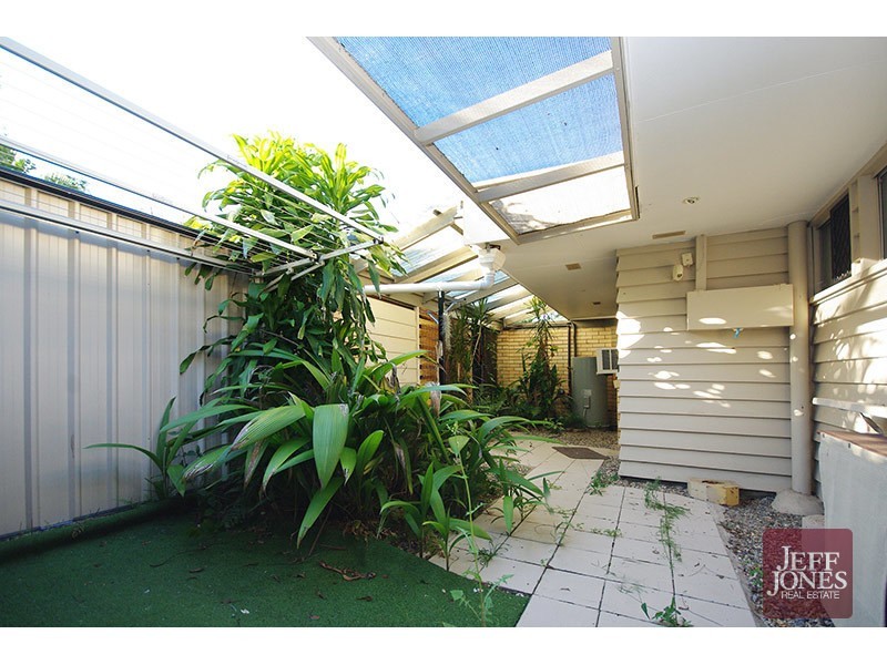 27 Bedser Street, Macgregor QLD 4109