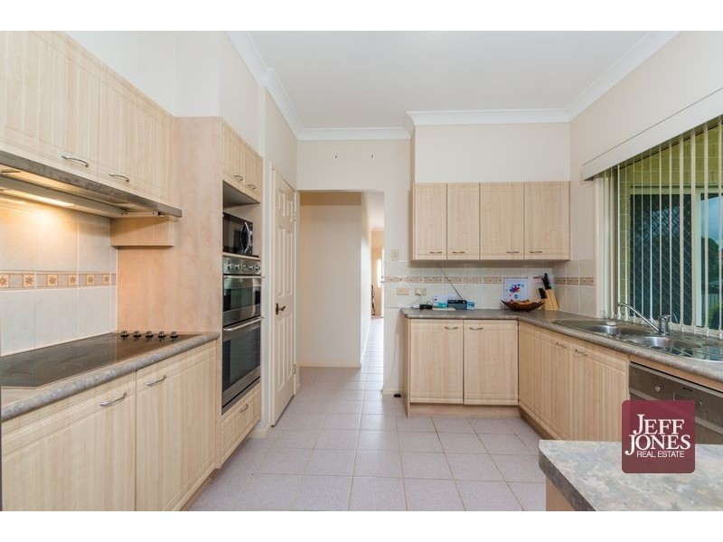 7 Bentley Court, Mansfield QLD 4122