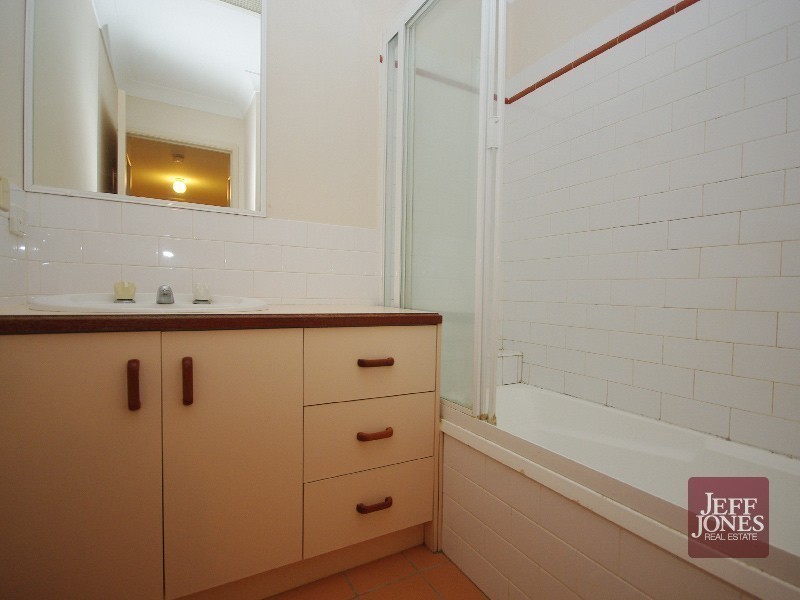 1/22 Hunter Street, Greenslopes QLD 4120