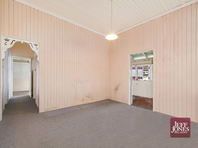 82 Bunya Street, Greenslopes QLD 4120