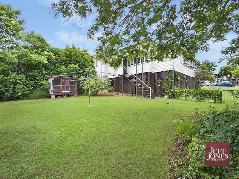 82 Bunya Street, Greenslopes QLD 4120