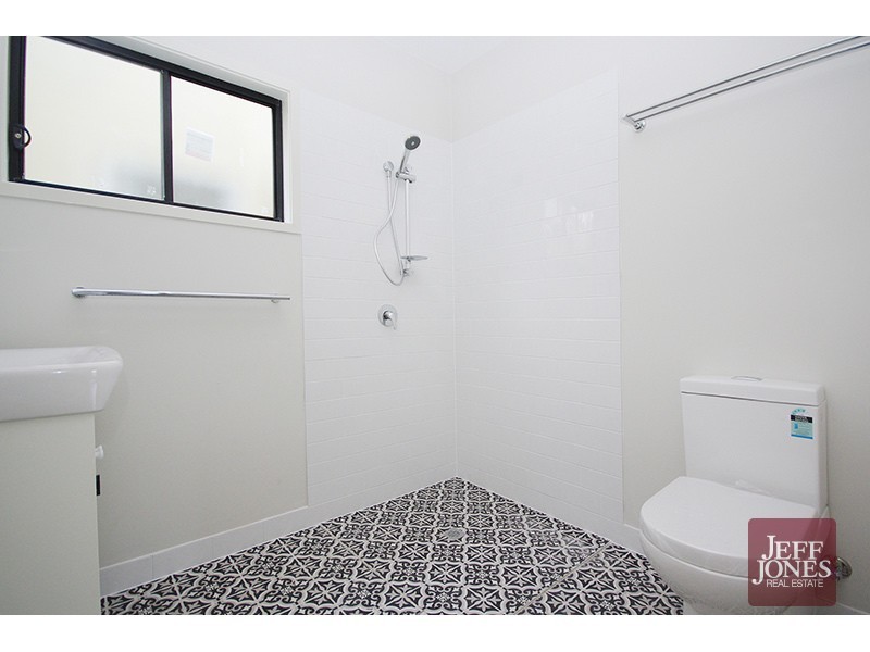 1/64 Denman Street, Greenslopes QLD 4120