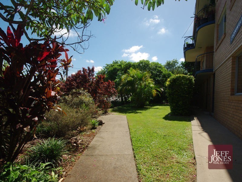 8/33 Curd Street, Greenslopes QLD 4120