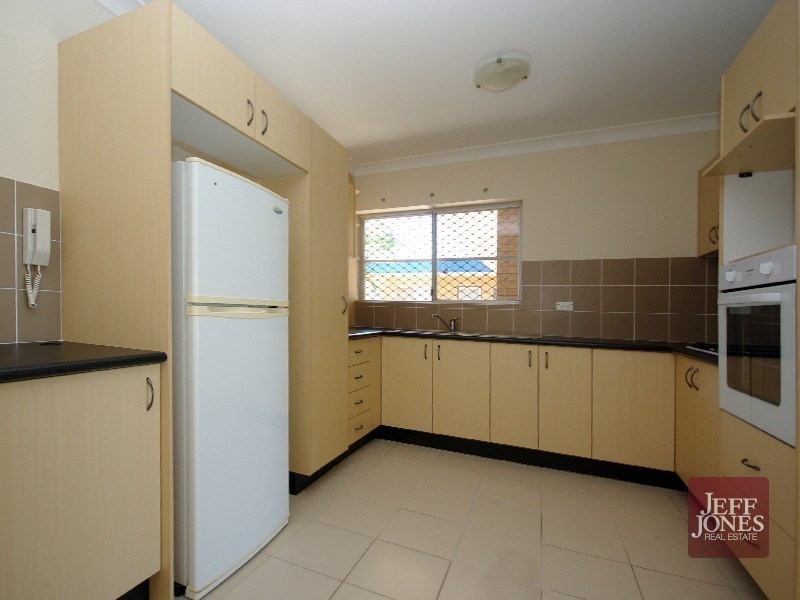 8/33 Curd Street, Greenslopes QLD 4120