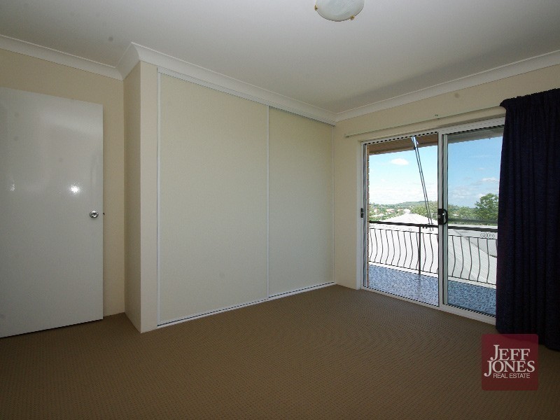 8/33 Curd Street, Greenslopes QLD 4120