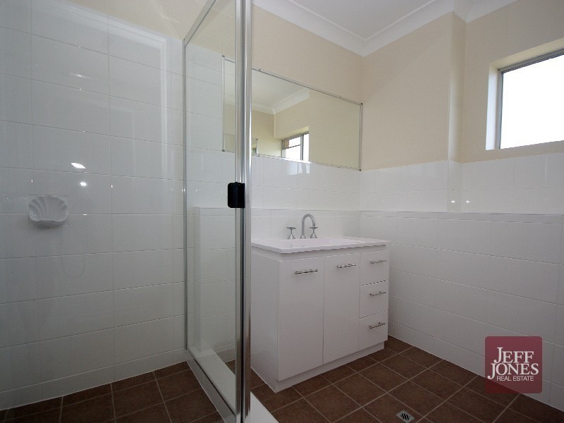 8/33 Curd Street, Greenslopes QLD 4120