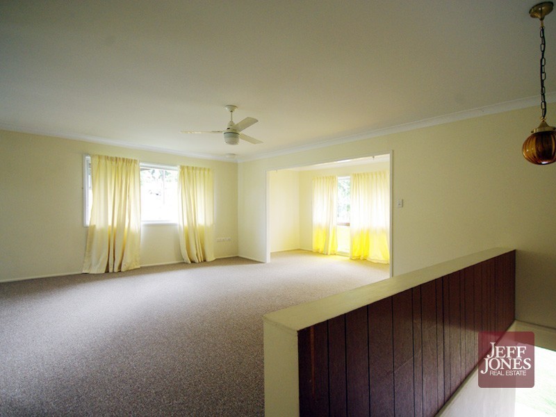 94 Greenmeadow Road, Mansfield QLD 4122