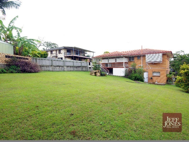 94 Greenmeadow Road, Mansfield QLD 4122