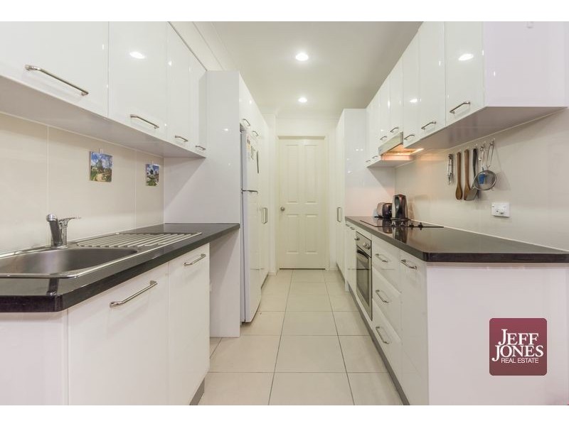 2/1 Victoria Street, Fairfield QLD 4103