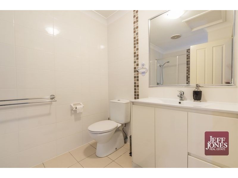 2/1 Victoria Street, Fairfield QLD 4103