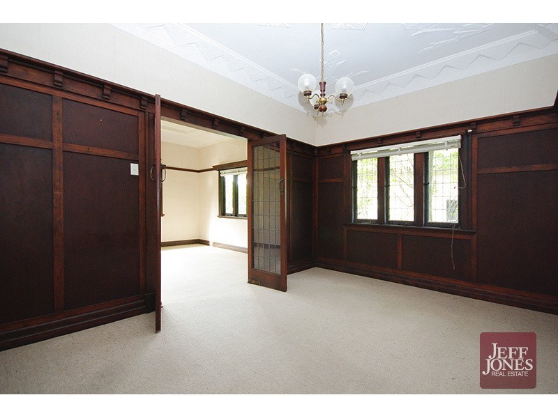 33 Harold Street, Holland Park QLD 4121