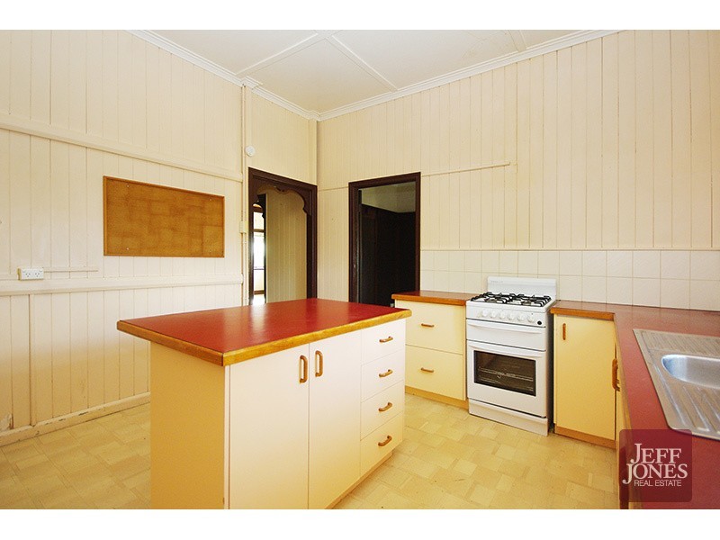 33 Harold Street, Holland Park QLD 4121