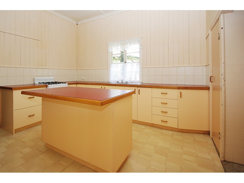 33 Harold Street, Holland Park QLD 4121