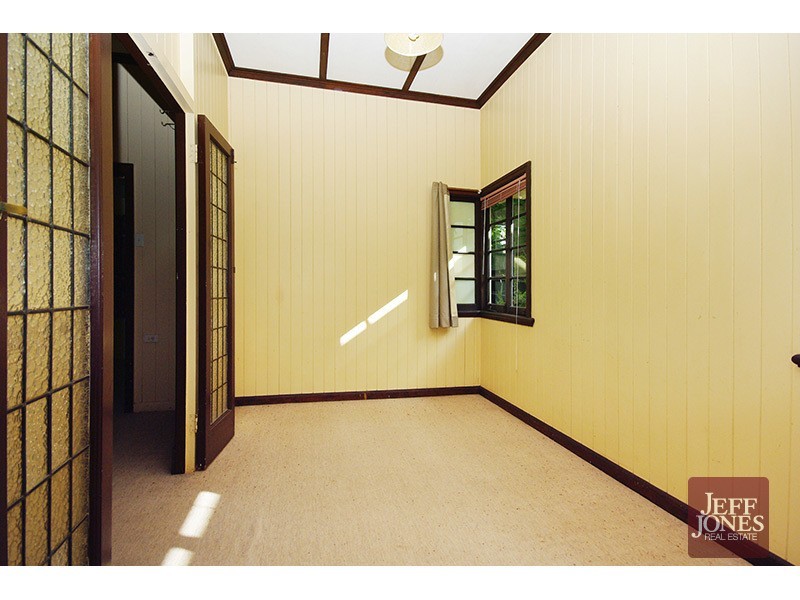 33 Harold Street, Holland Park QLD 4121