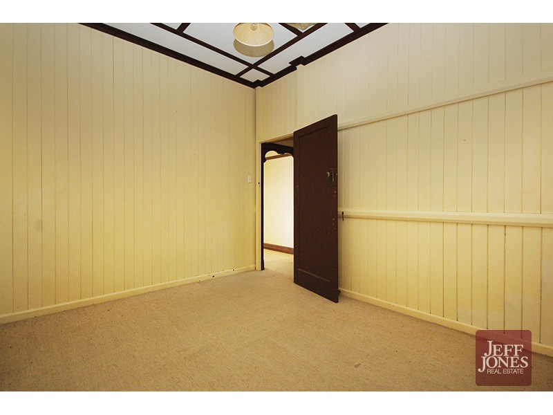 33 Harold Street, Holland Park QLD 4121