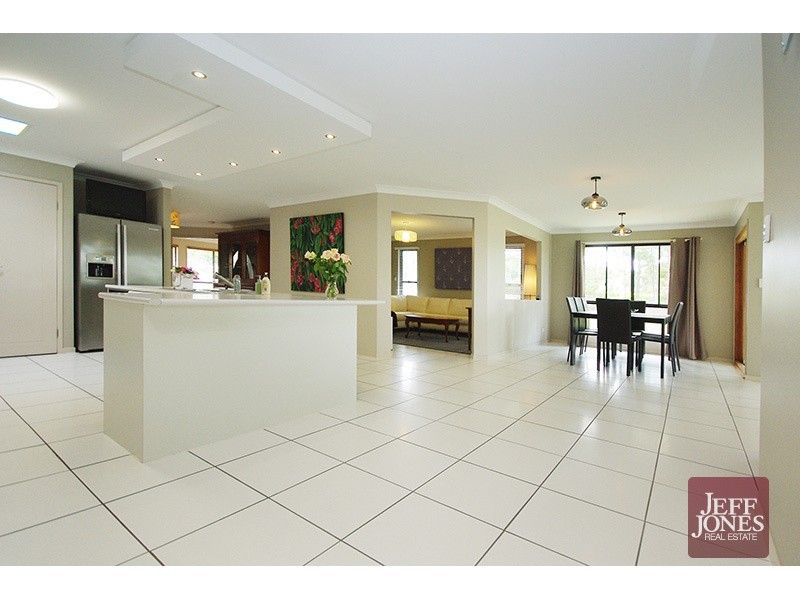 6 O’Connor Crescent, Mansfield QLD 4122