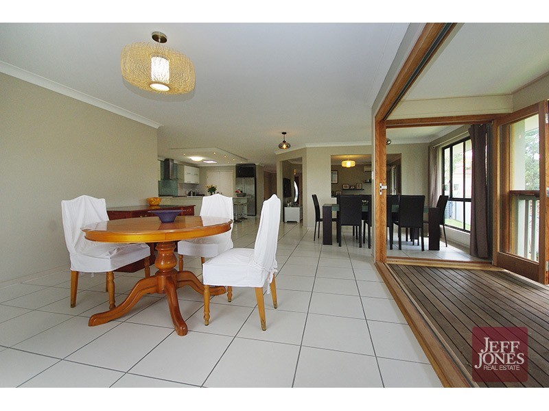 6 O’Connor Crescent, Mansfield QLD 4122