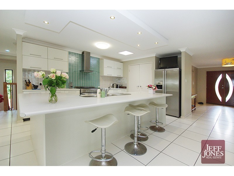 6 O’Connor Crescent, Mansfield QLD 4122