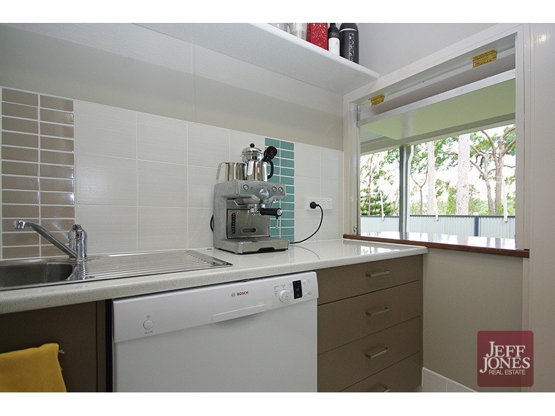 6 O’Connor Crescent, Mansfield QLD 4122