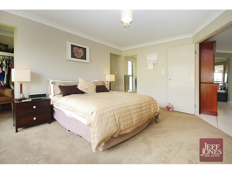 6 O’Connor Crescent, Mansfield QLD 4122