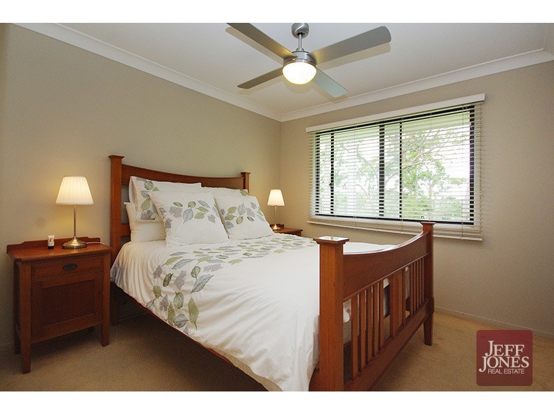 6 O’Connor Crescent, Mansfield QLD 4122