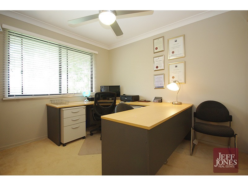 6 O’Connor Crescent, Mansfield QLD 4122