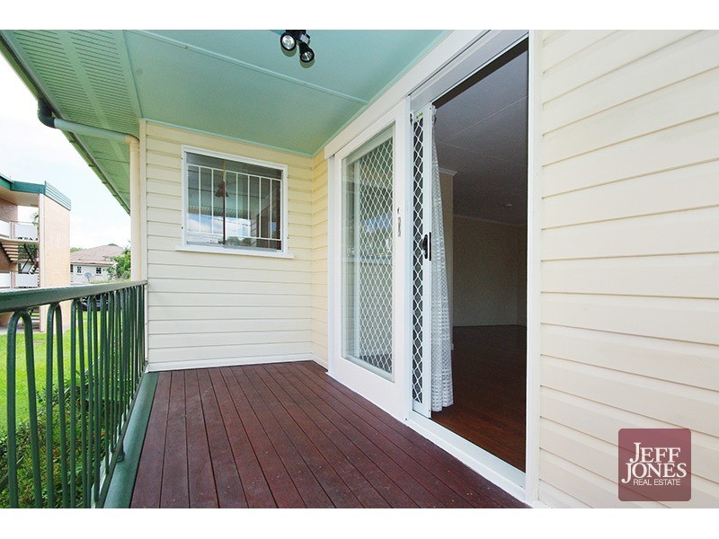 23 Ellis Street, Greenslopes QLD 4120