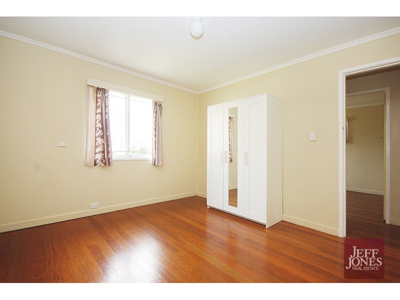 23 Ellis Street, Greenslopes QLD 4120