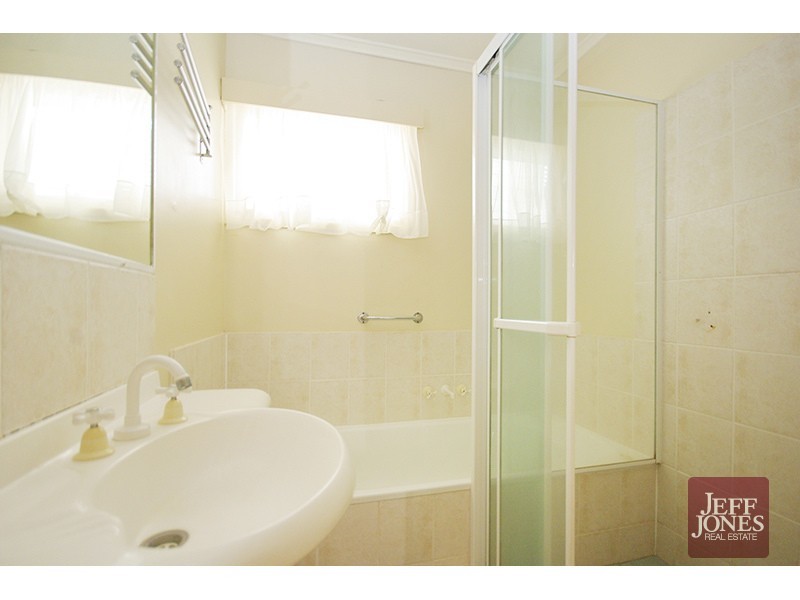 23 Ellis Street, Greenslopes QLD 4120