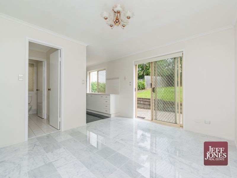 145 Macrossan Avenue, Norman Park QLD 4170