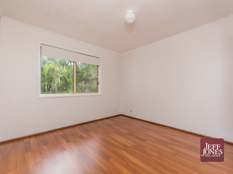 145 Macrossan Avenue, Norman Park QLD 4170