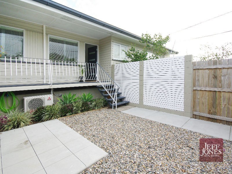 2/9 Parooba Avenue, Camp Hill QLD 4152