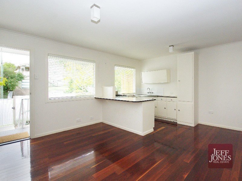 2/9 Parooba Avenue, Camp Hill QLD 4152