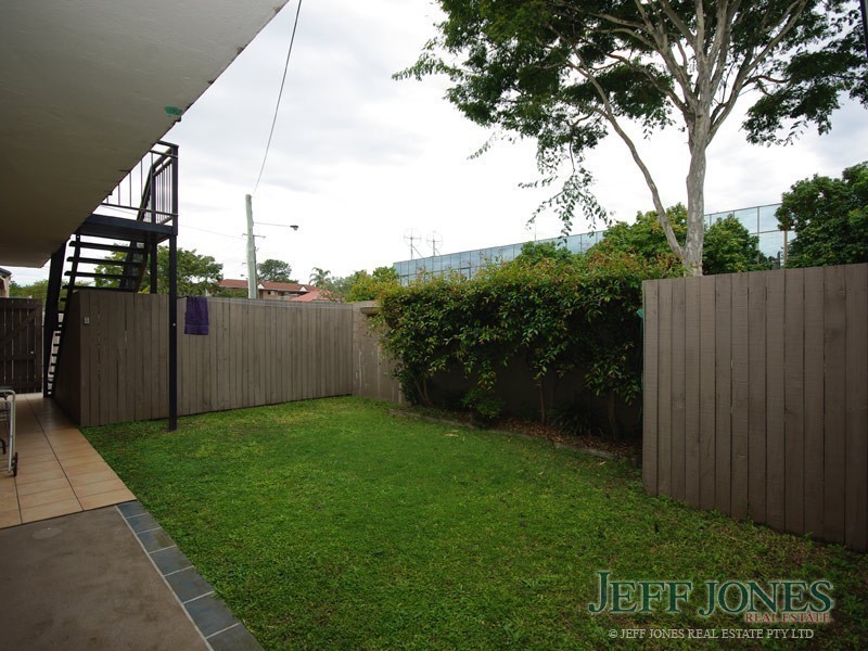 1/8 Gordon Street, Greenslopes QLD 4120
