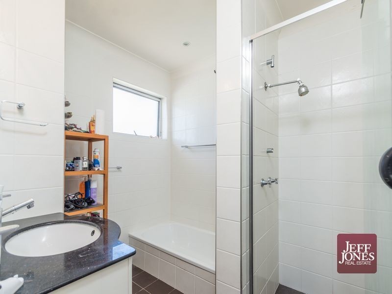 3/74 Henry Street, Greenslopes QLD 4120