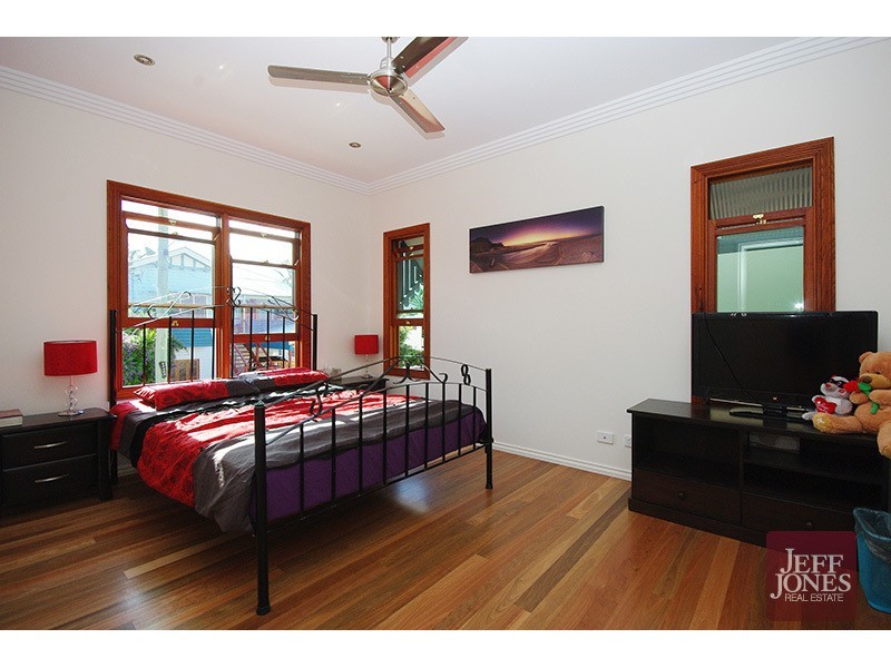 4 Flower Street, Woolloongabba QLD 4102