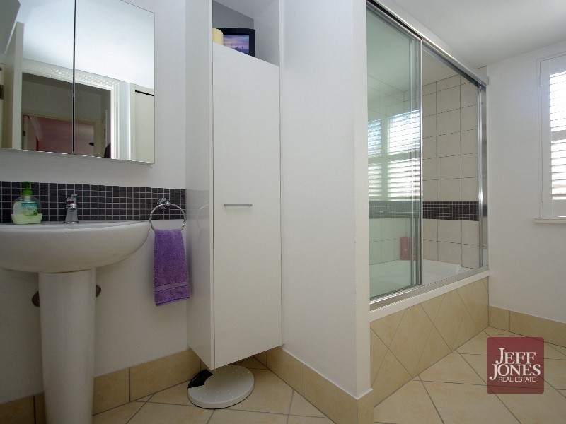 4/17 Deviney Street, Morningside QLD 4170