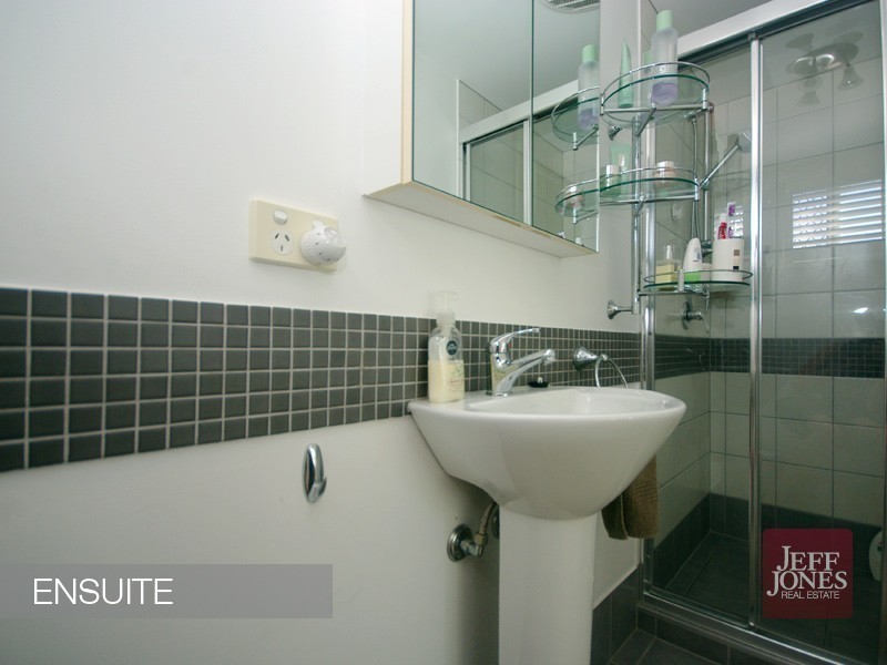 4/17 Deviney Street, Morningside QLD 4170