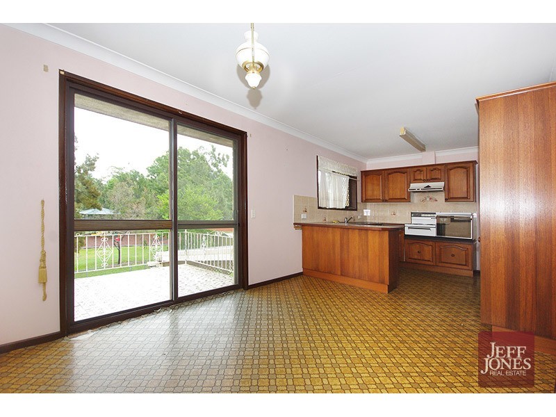 23 Hector Road, Holland Park QLD 4121