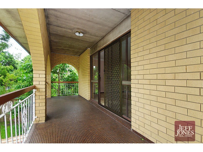 23 Hector Road, Holland Park QLD 4121