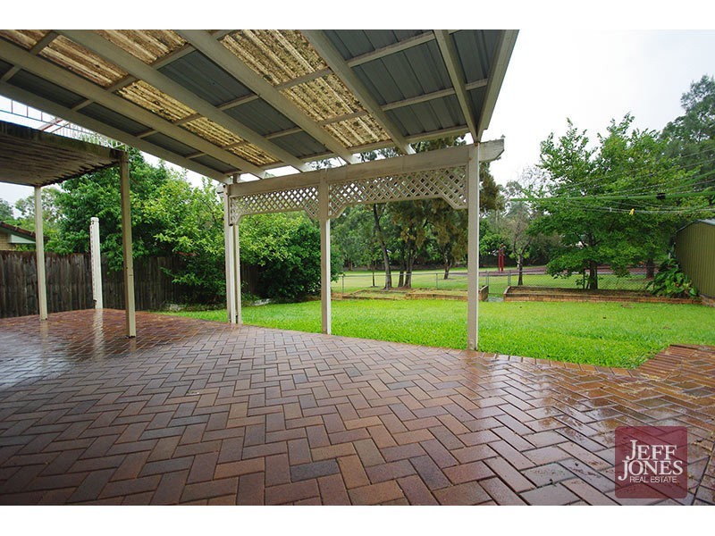 23 Hector Road, Holland Park QLD 4121