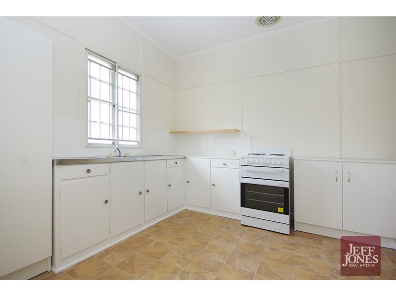 15 Long Street, Camp Hill QLD 4152