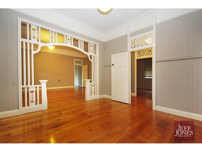 15 Lomond Terrace, East Brisbane QLD 4169