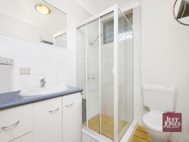 1/16 Ernest Street, Greenslopes QLD 4120