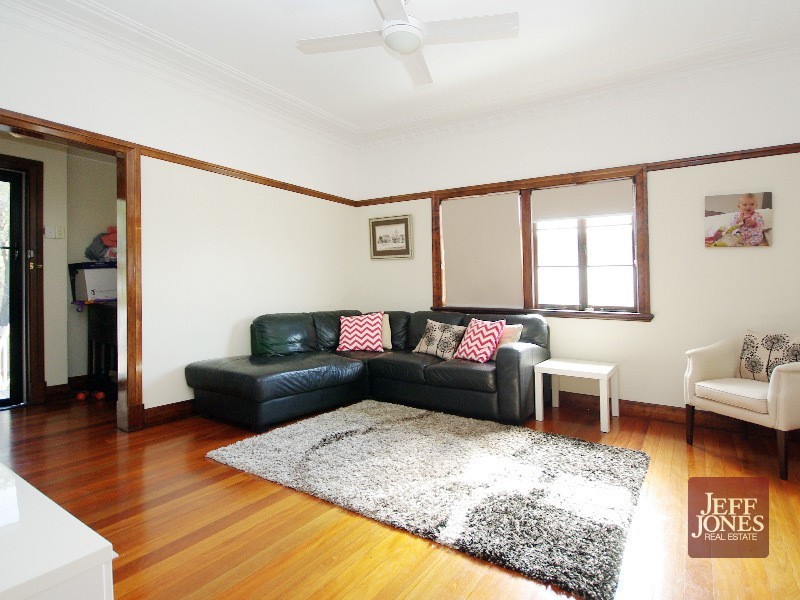 55 Nicholson Street, Greenslopes QLD 4120