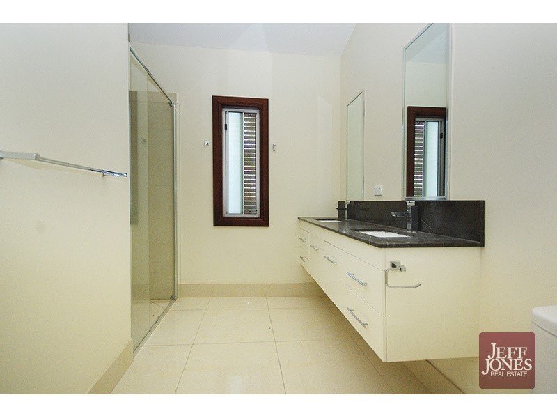 7 Clara Street, Annerley QLD 4103