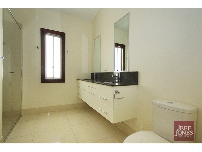 7 Clara Street, Annerley QLD 4103