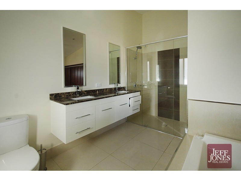 7 Clara Street, Annerley QLD 4103