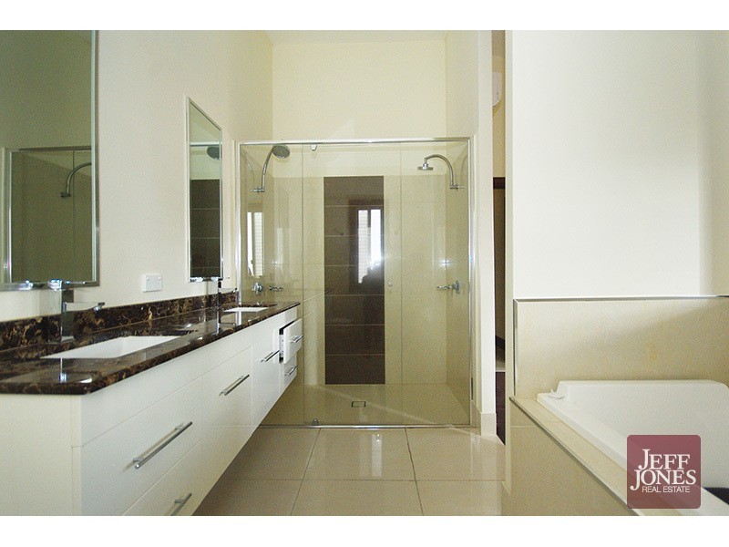 7 Clara Street, Annerley QLD 4103