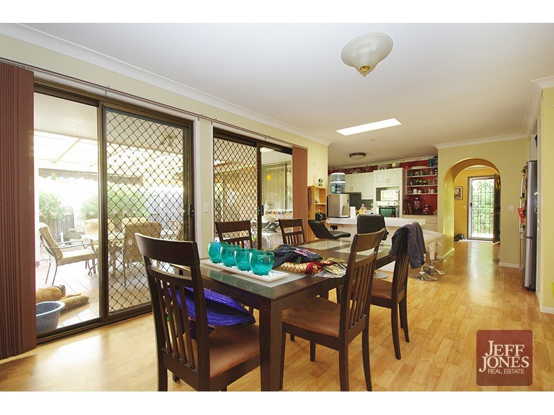 376 Winstanley Street, Carindale QLD 4152